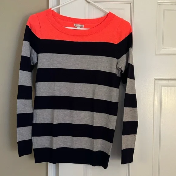 GAP Sweater - Picture 1 of 10